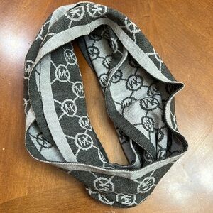 MICHAEL KORS SCARFF